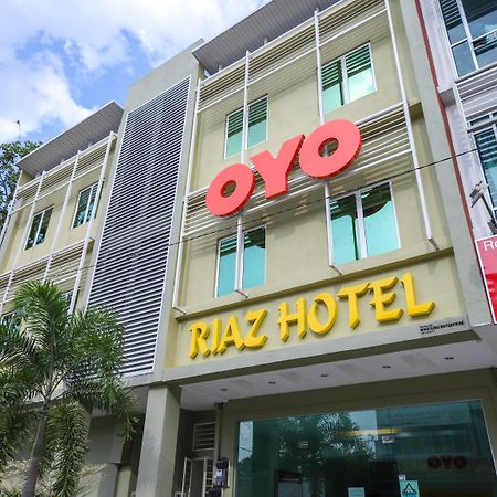Oyo 89839 Riaz Hotel Malacca Ngoại thất bức ảnh