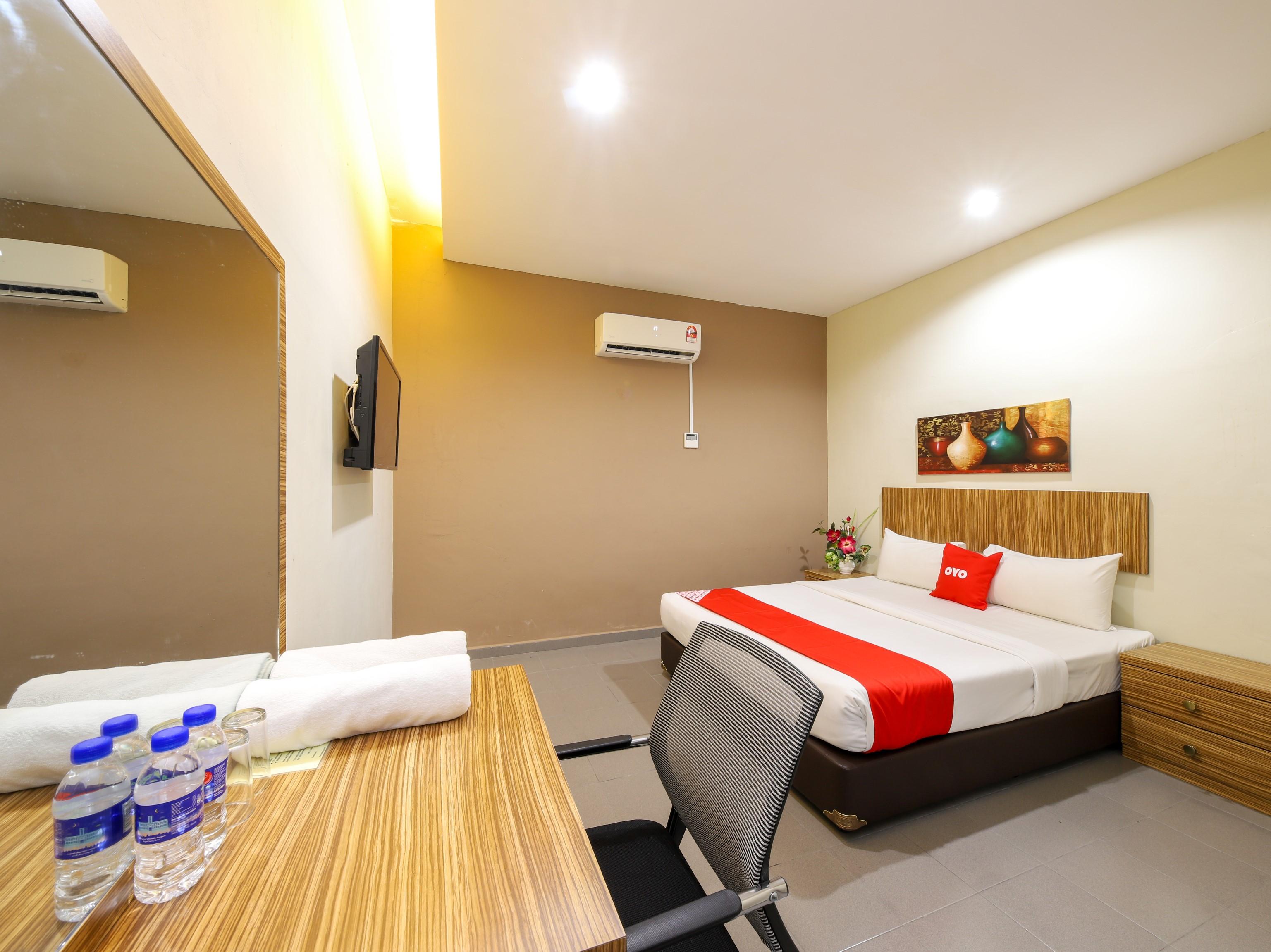 Oyo 89839 Riaz Hotel Malacca Ngoại thất bức ảnh