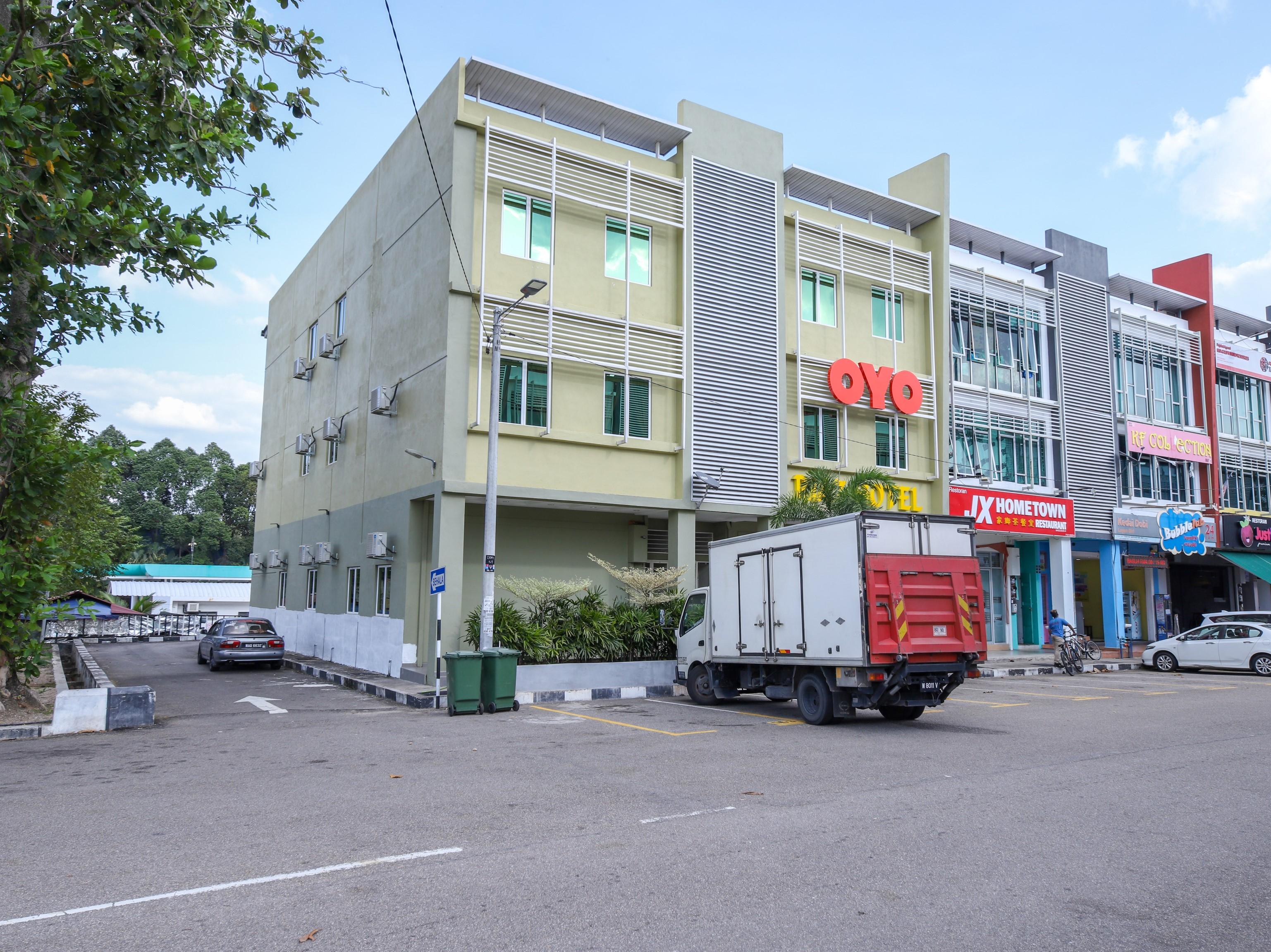 Oyo 89839 Riaz Hotel Malacca Ngoại thất bức ảnh