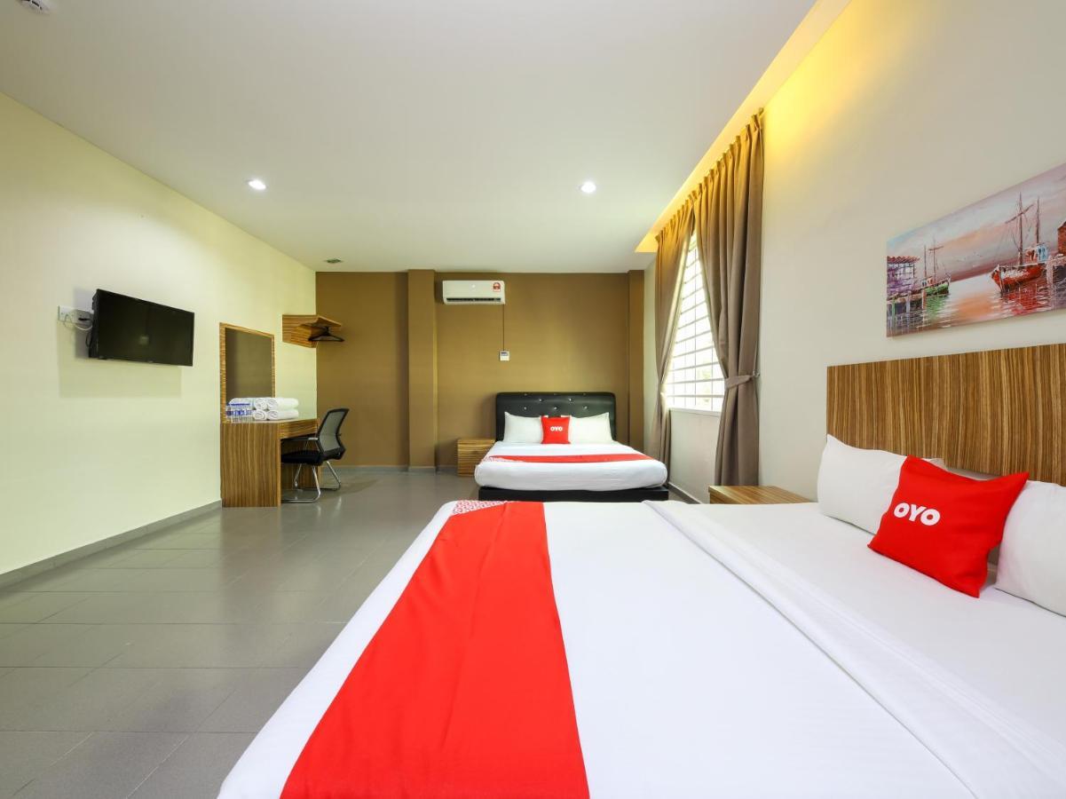 Oyo 89839 Riaz Hotel Malacca Ngoại thất bức ảnh