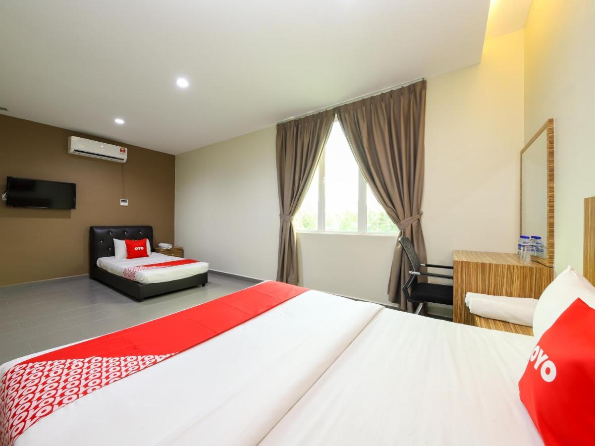Oyo 89839 Riaz Hotel Malacca Ngoại thất bức ảnh