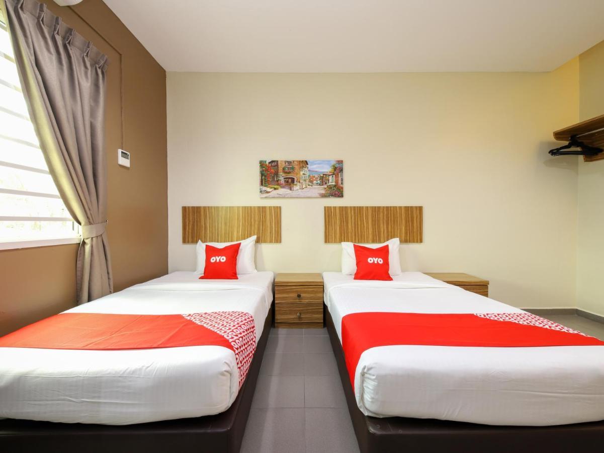 Oyo 89839 Riaz Hotel Malacca Ngoại thất bức ảnh